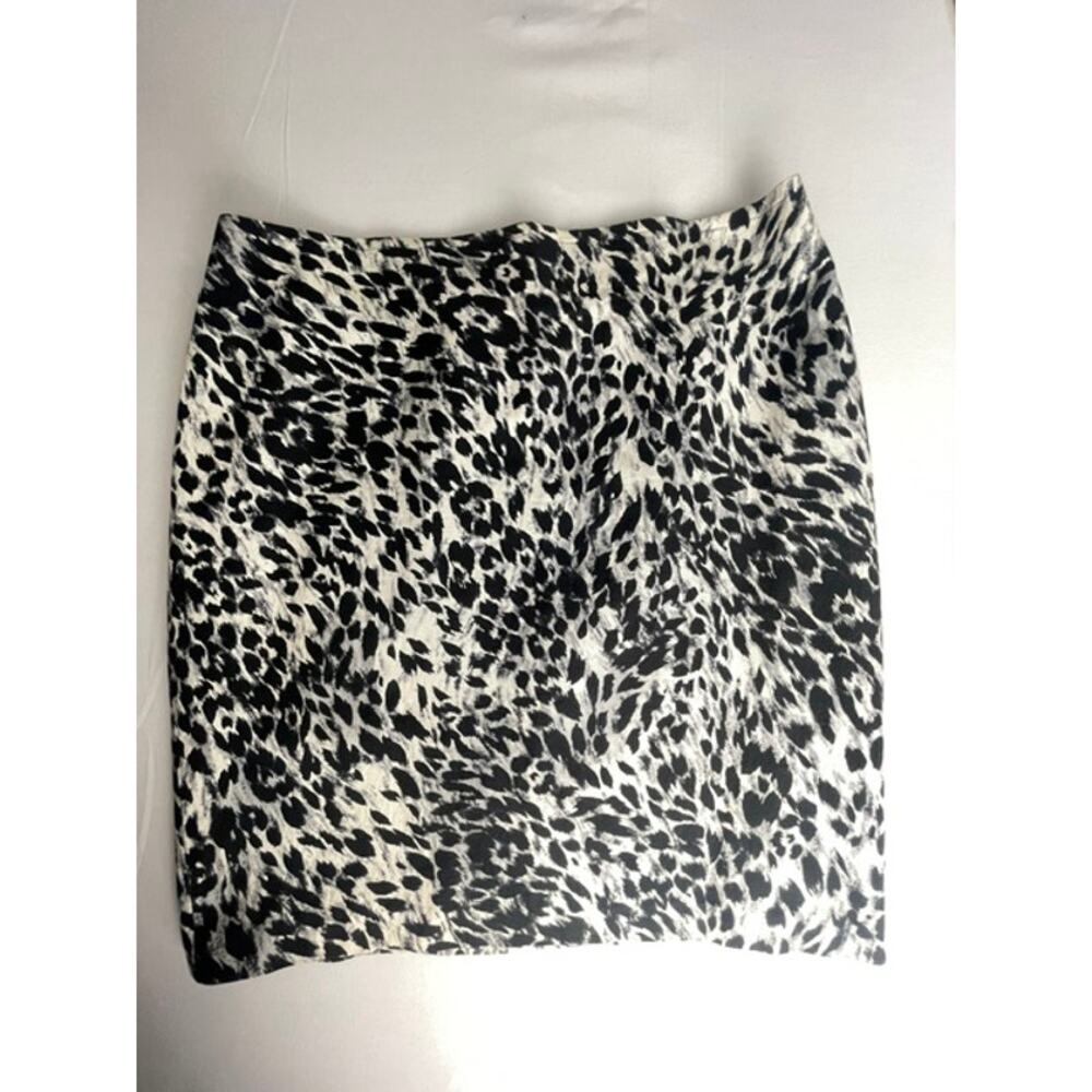 St. John Animal Print Pencil Skirt Silk Blend Elevated Basics Size 14 Mob Wife - Picture 1 of 7